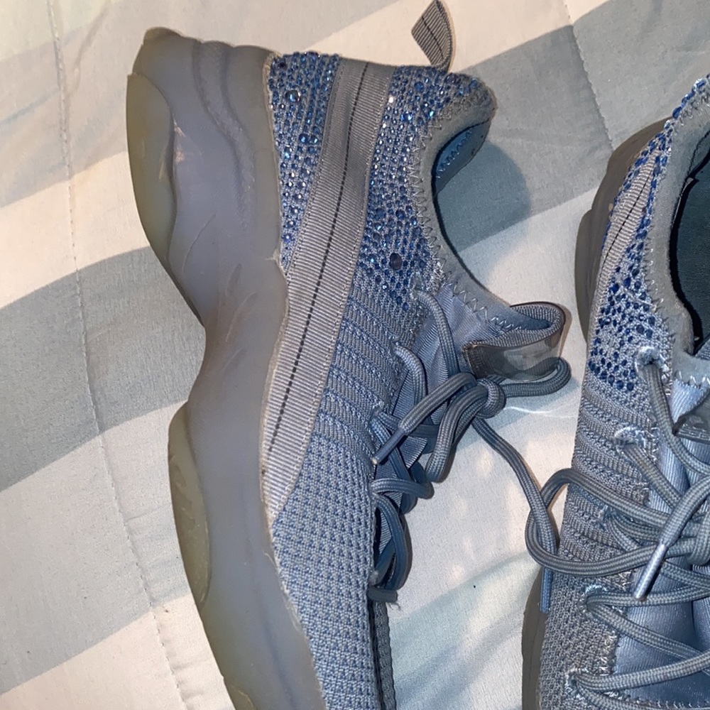 Shoes - Picture 2 of 3
